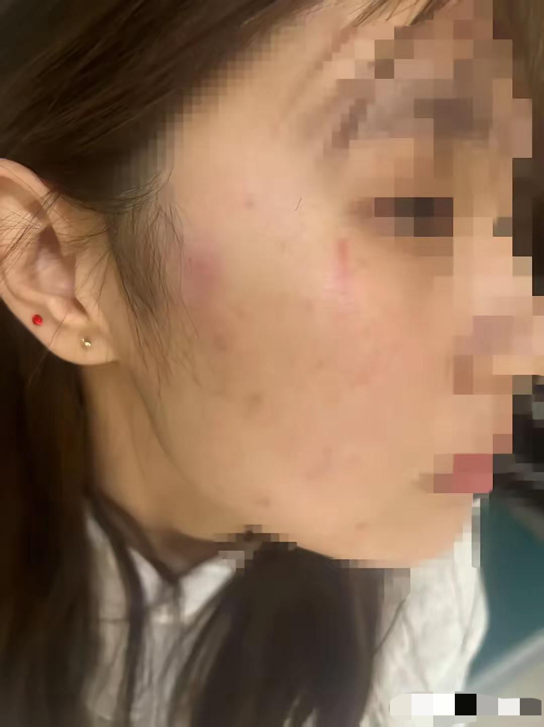 山东东营，18岁的女孩，独自在家被陌生人敲门，门打开后，对方称自己的儿子被女孩的