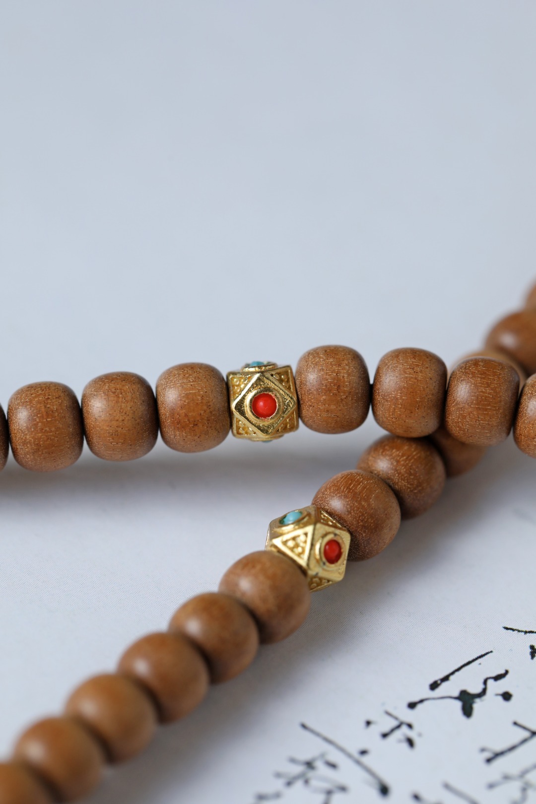 老山檀香原创【华韵】情侣款印度正宗老山檀香，香韵持久，品相莹润。配件：大漆珠、松