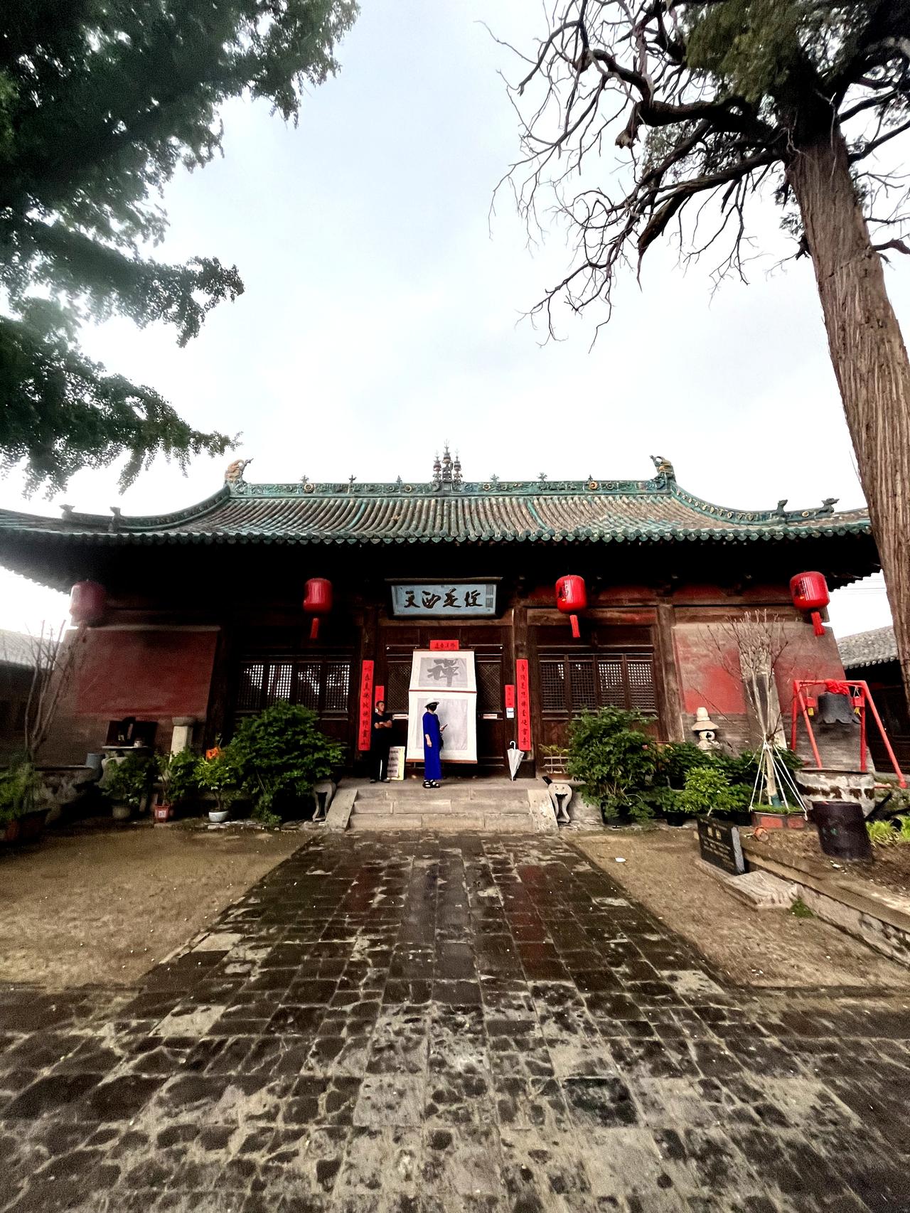 一路冰雹叮叮当当的到了太原明秀寺
正殿（大雄宝殿），明嘉靖重建遗存，单檐歇山顶，