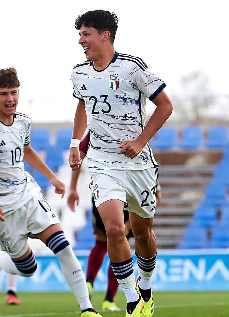 🇮🇹
08级的第二个爆点
同样来自AC米兰青训
千万别浪费了这些天才