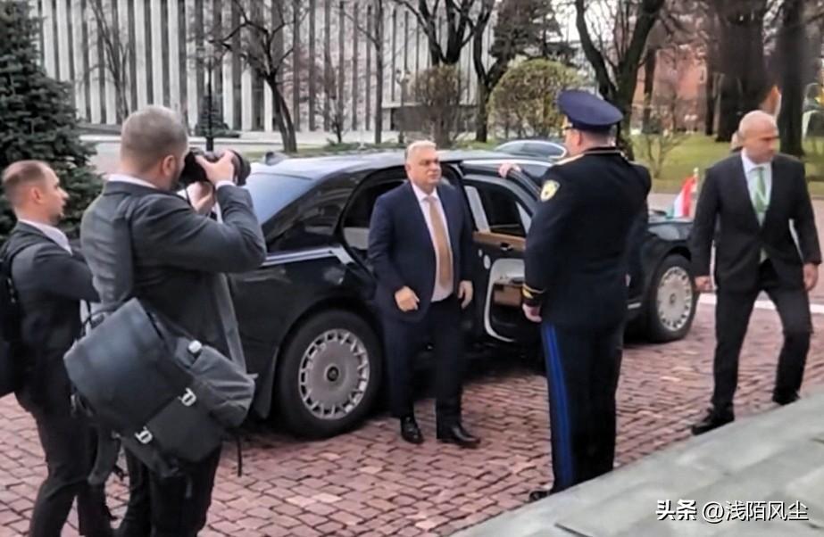 匈牙利总理欧尔班抵达克里姆林宫，外交部长西雅尔多已提前到达。