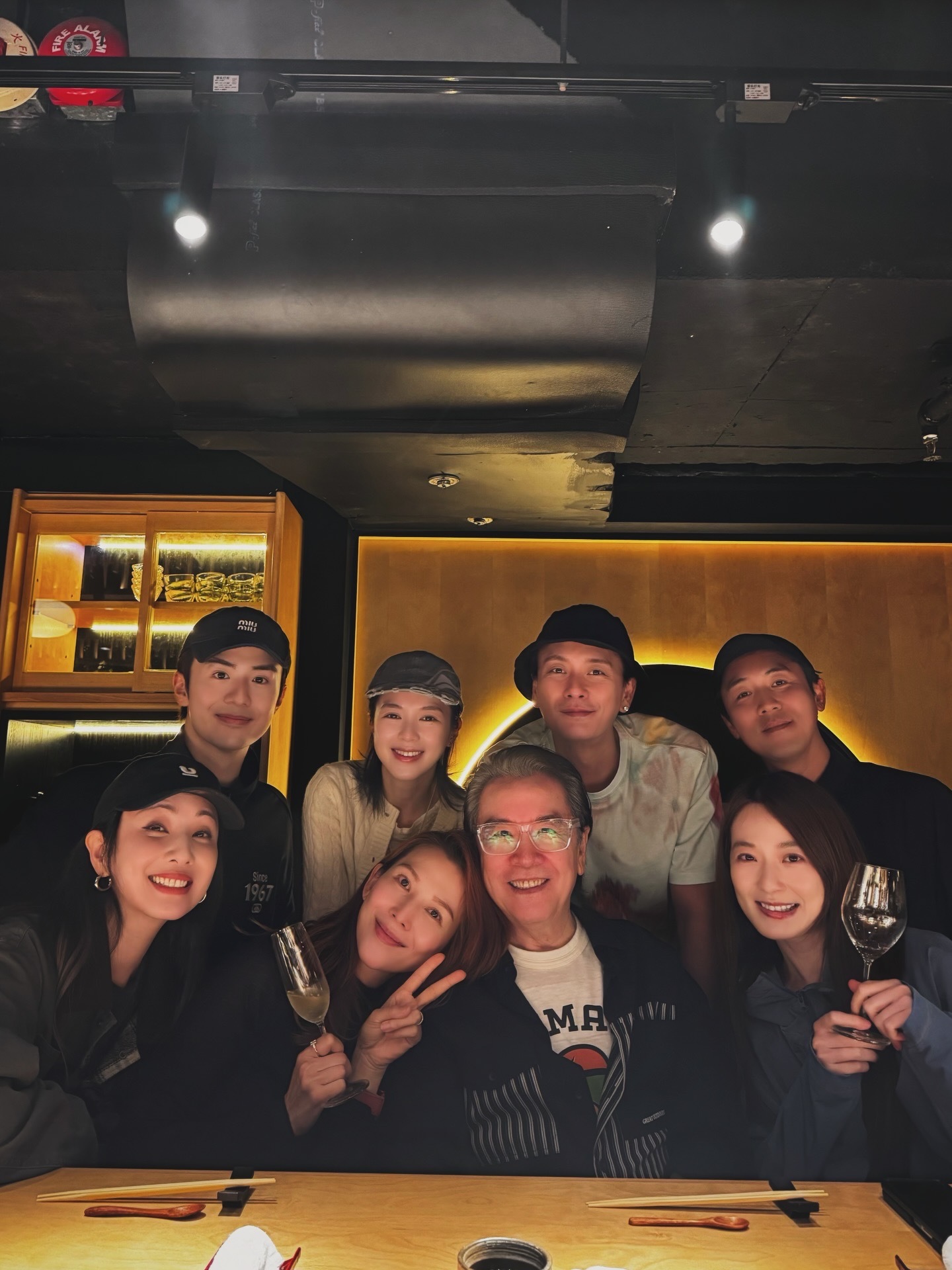 《风华背后》姜大卫、黄宗泽、蔡少芬、郑希怡等聚会 