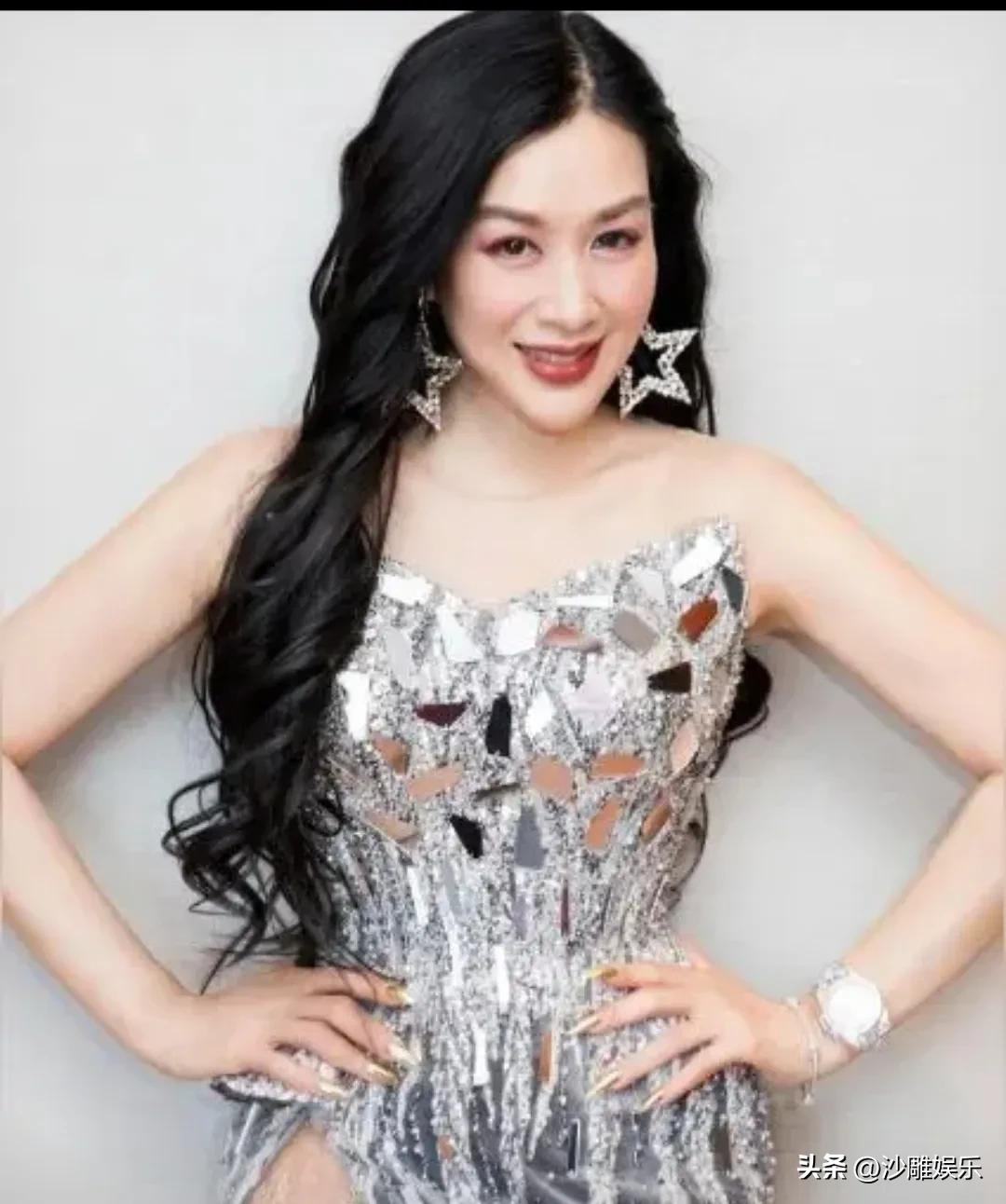 钟丽缇，俩女儿连环翻车！

3月22日，钟丽缇的两个女儿Jaden和Cayla突
