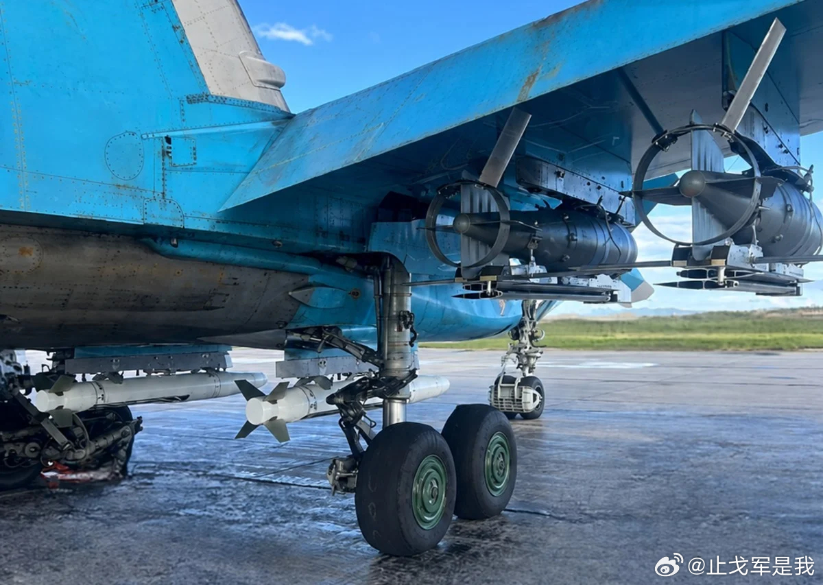 滑翔炸弹八月创纪录，俄军狂轰滥炸，乌军防空压力骤然增大2026年9月10日  综