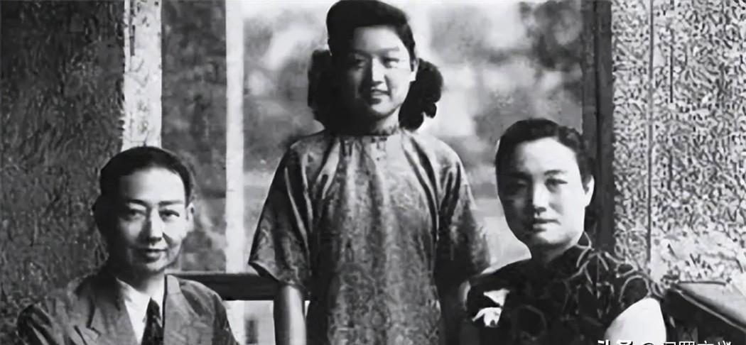 1945年4月的一天，蒋经国在报纸上看到了一张照片，本来满是闲情逸致的他马上变得