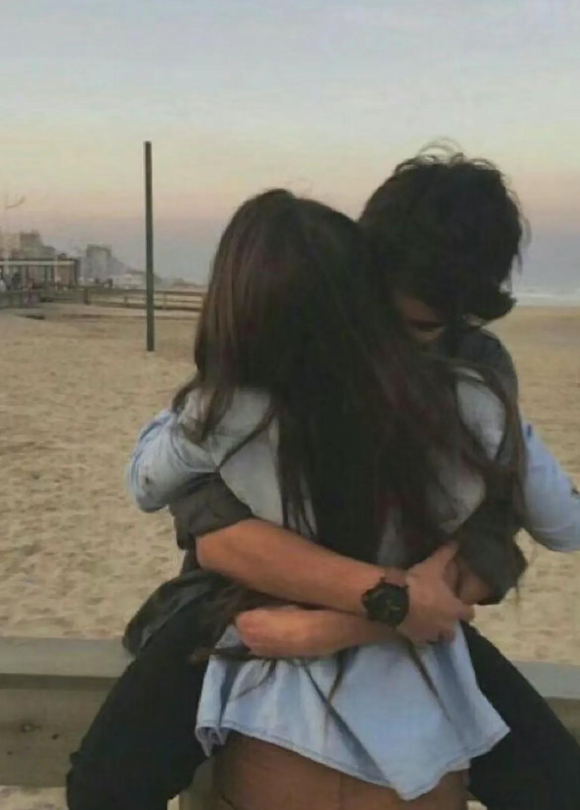 我一个发小，娶了他后妈带过来的女儿，也就是他的继妹，当时在我们村里闹了很大的笑话