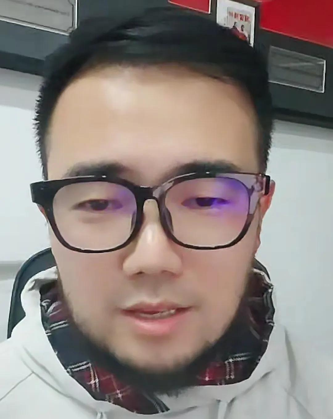 媒体人潘伟力认为，董路做的青训足球小将谎言已经破灭。
在一场直播中，足球媒体人潘