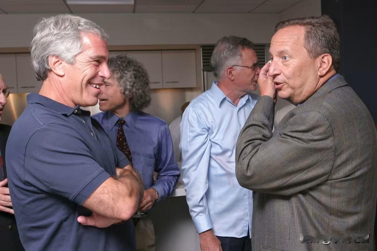 塌房！前美国财长攀附爱泼斯坦，连夜从OpenAI董事会跑路
 
美国精英圈这瓜也