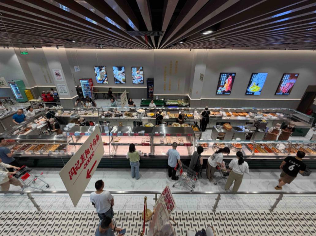 这个方法建议全国推广！武汉老牌大酒店改造新式餐饮店，每日客流上千，进店逛完大家全