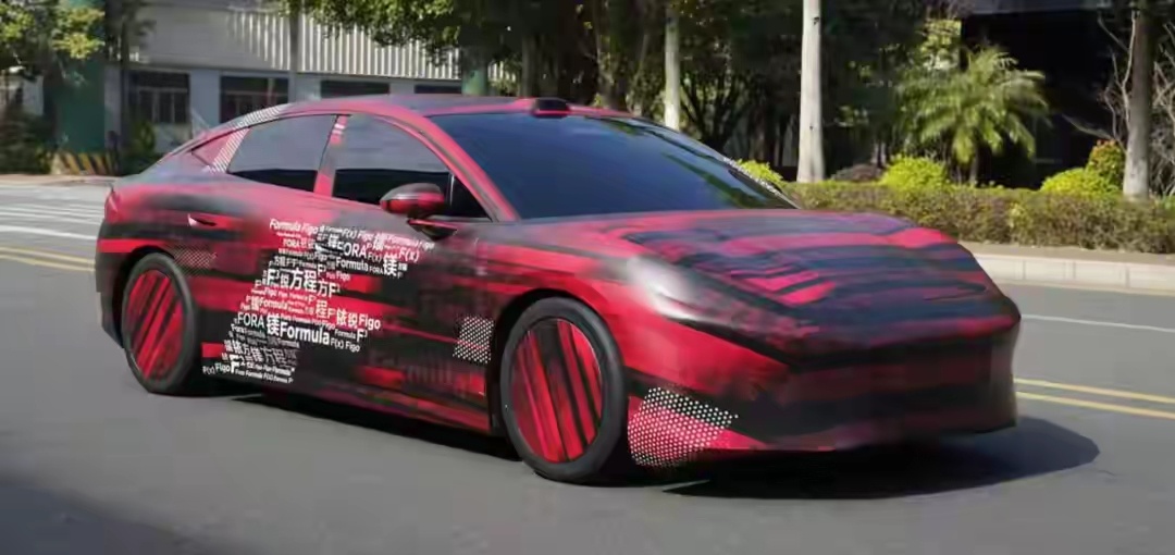 方程豹也太会玩了吧！之前路透谍照一出来，车身上那大大的"方程"两个字就超显眼。本