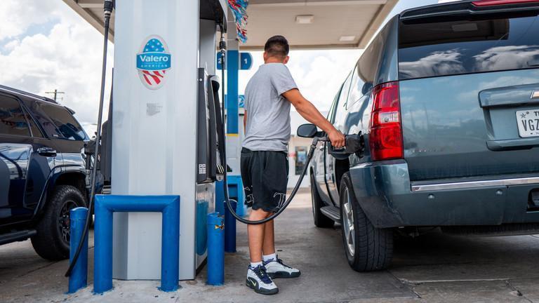 一股 “加满油并逃离” 的犯罪浪潮正在席卷英国的加油站，而美国司机也正在醒来，因
