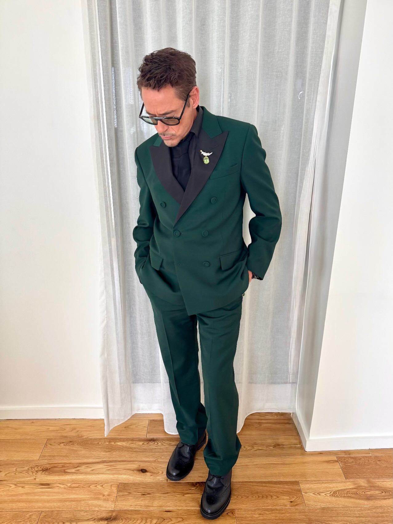 RDJx奥斯卡幕后写真，“毁灭博士”绿西装造型为《复联5》预热💚💚💚 钢铁