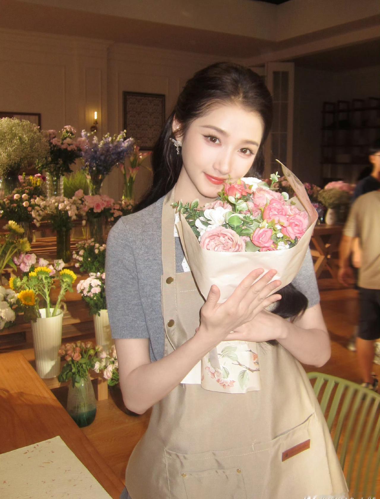 💗关晓彤生逢其时💗关晓彤齐时

我的青春整本故事，每一页都写满你的姓名.
?