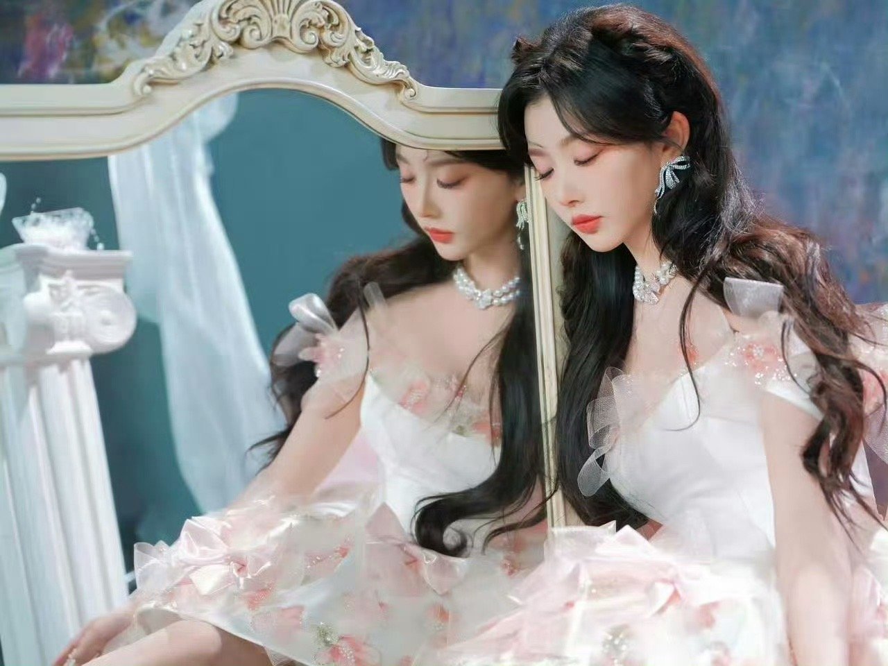 谁被这波甜妹暴击美晕了！🎀 粉色蝴蝶结+灵动颜值，甜度直接拉满～ 