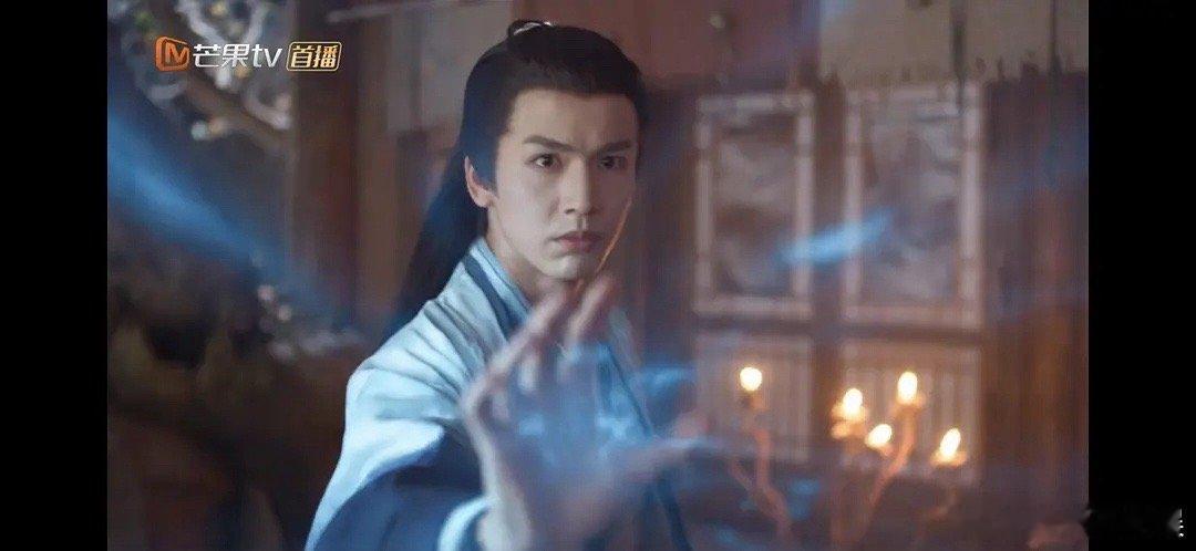 张凌赫四海第一集审判一下，这个大头大脸不知道怎么吹出宙草的，这和谢危有区别吗 ​