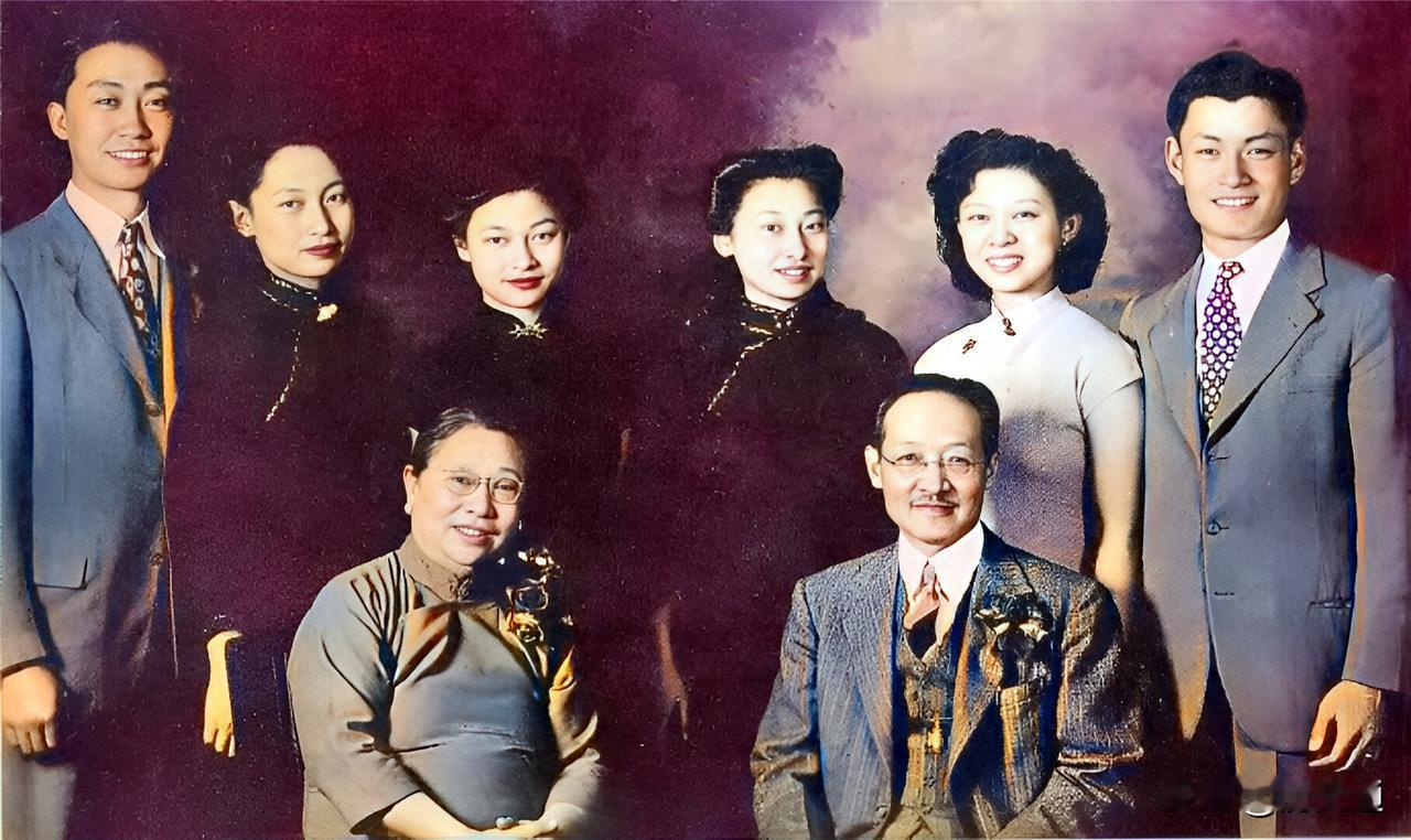 1946年6月1日，“中国语言学之父”赵元任与妻子杨步伟银婚纪念。夫妇俩的四个女