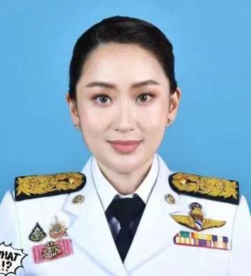 宣布独立，成立一个新的：高都丽共和国！苏内达波苗将军宣布，自己成为高都丽共和国的