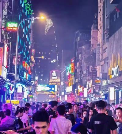 我发现，很多人以为越南经济比泰国好的，甚至认为越南在东盟国家里很厉害，我给大家科