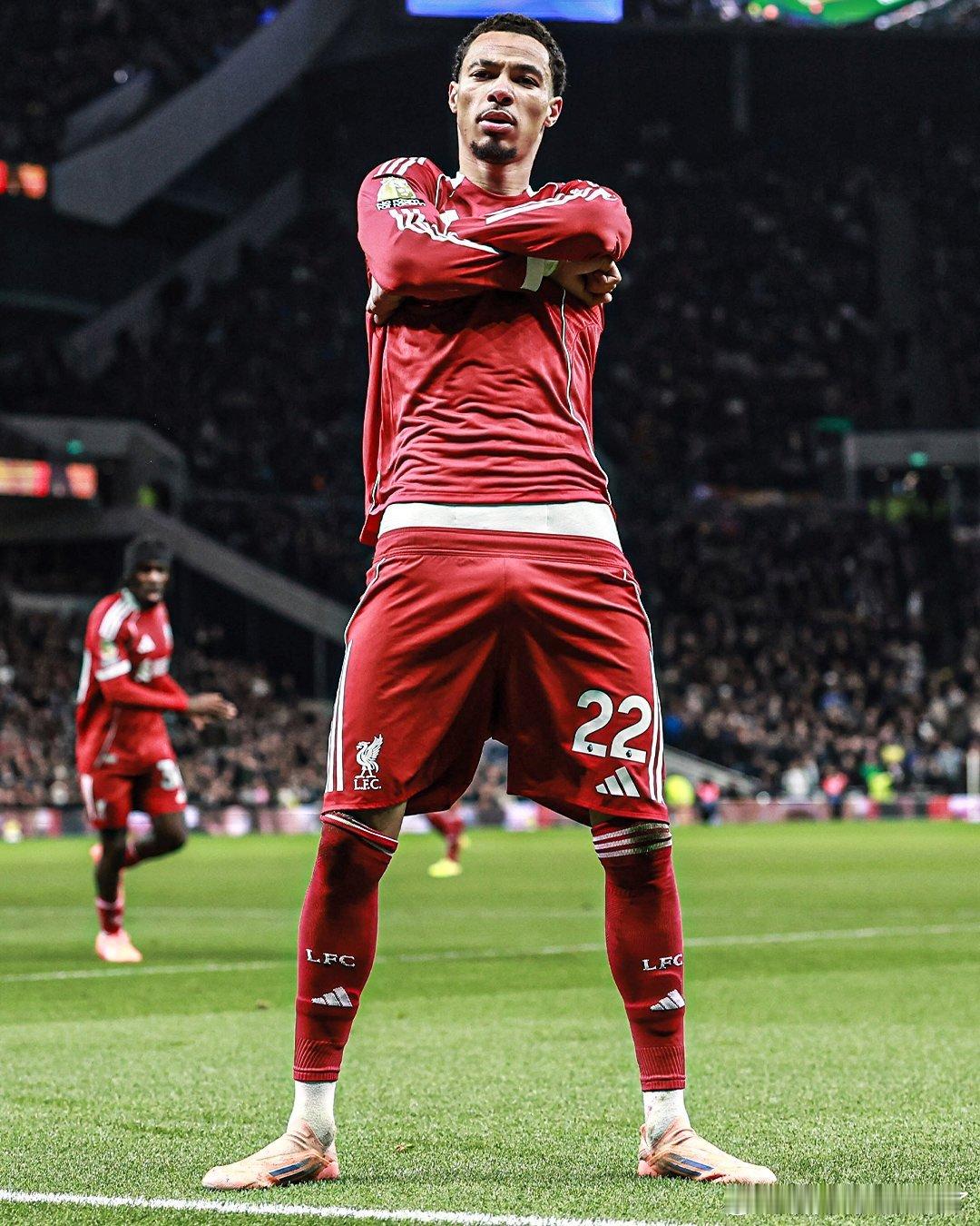 埃基蒂克（23岁） 近4场英超比赛表现：· 🅰️ 对阵狼队（助攻）· ⚽️ 对