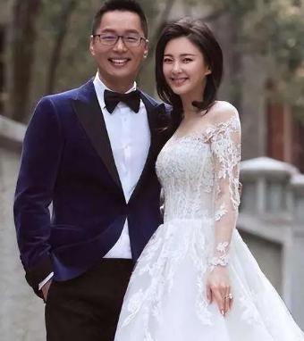 2016年，张雨绮和相识70天的富商袁巴元闪婚，不久后就火速生下了一对龙凤胎。没