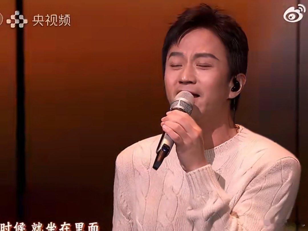 超哥，你倒是跳起来唱啊！ 