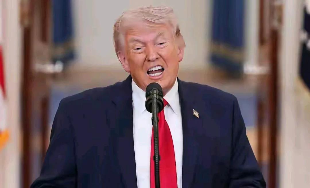 32%。特朗普说：这民调"虚假"。

34%。他说：我"根本不喜欢战争"。

战