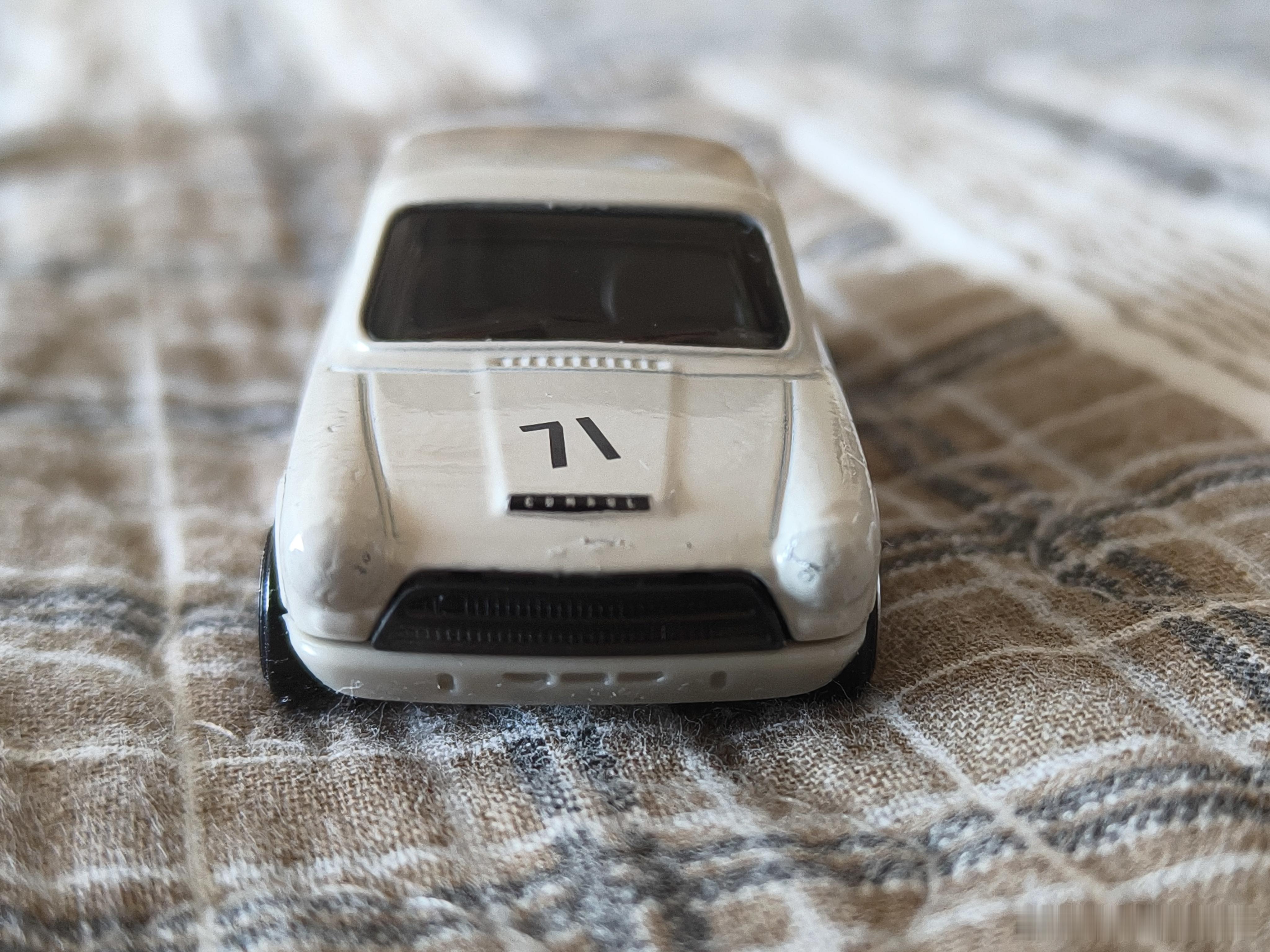 风火轮最近出的最有意思的两台老车莲花Cortina和阿尔法罗密欧Giulia T