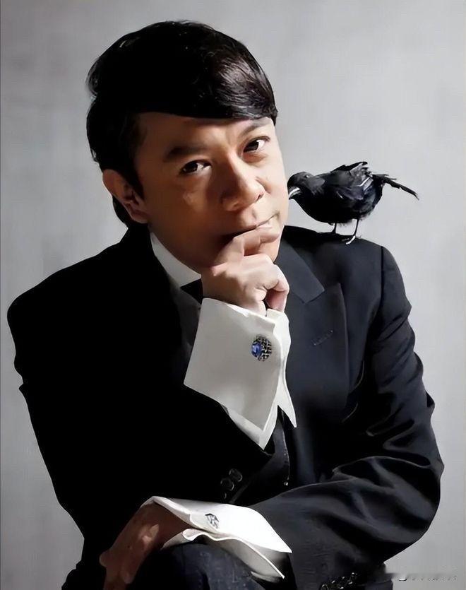 为什么蔡康永这次的舆论风波这么大？

原因大致有以下几点：
1，蔡康永纵横娱乐圈