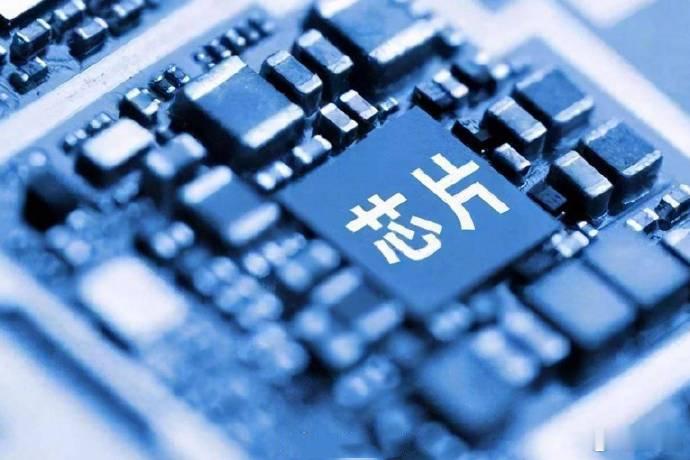 #2025年将制定30项以上汽车芯片标准# 工信部近期依据《国家标准化发展纲要》
