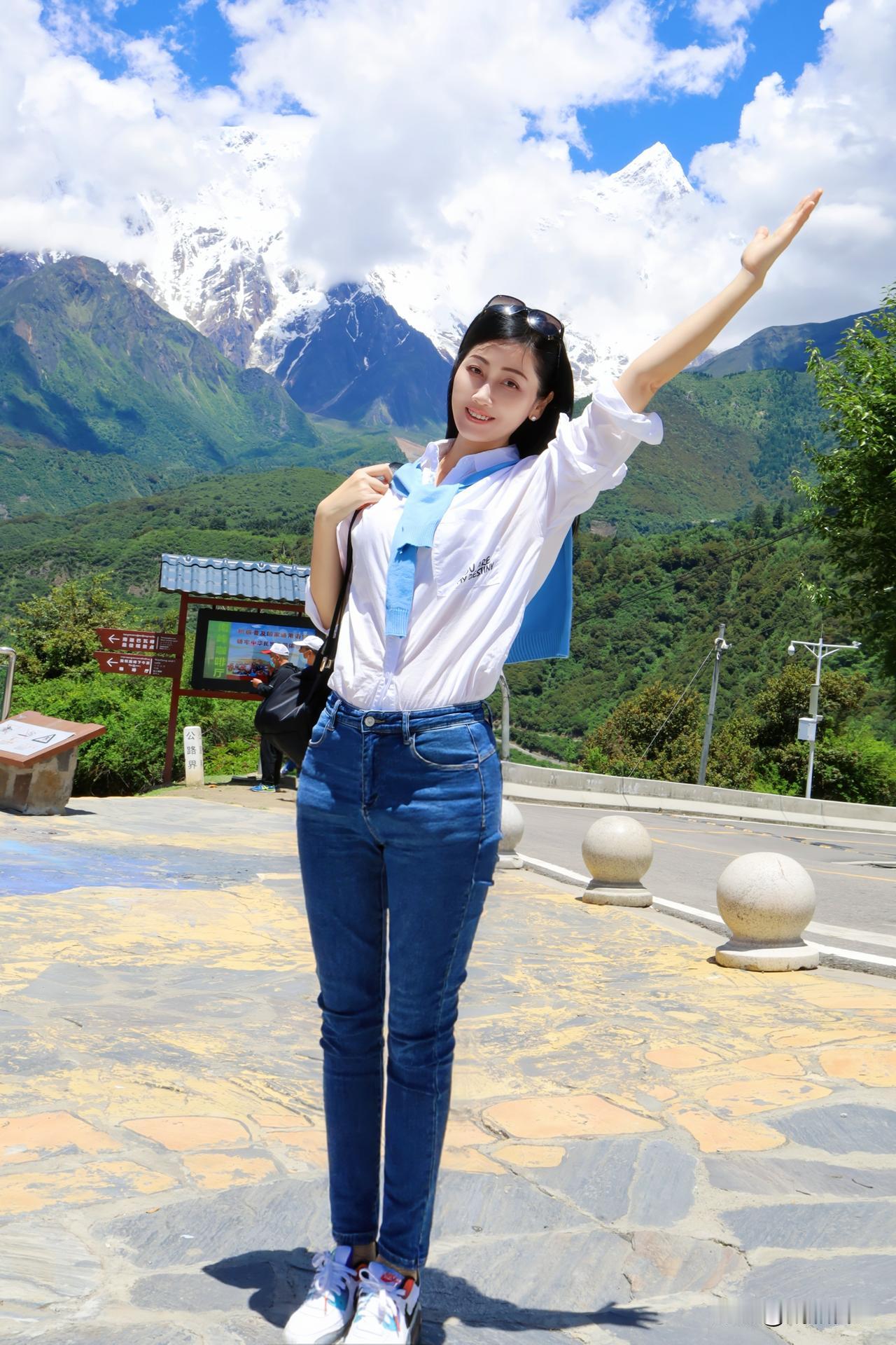 站在南迦巴瓦雪山脚下，突然读懂了孤独的壮美，原来最震撼的风景，都藏在最寂静的深处