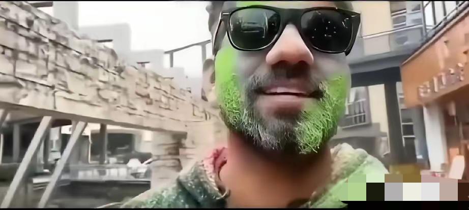 终于出手了！南京某印度餐厅组织约20名外籍人员在店外人行道上举行洒红节活动，未向