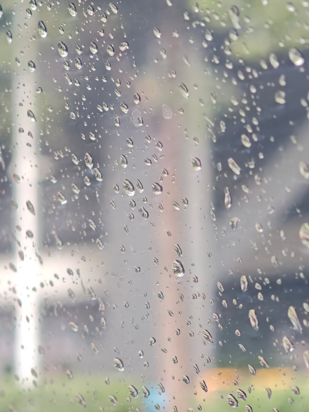 北京这雨太雷阵雨了！早上刚准备出门一阵大雨，打到车雨停了…… 