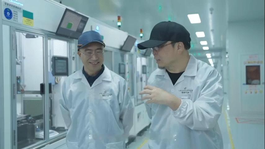 罗永浩说零跑造车就是交个朋友 零跑最爱讲的话是“价格平权”，翻译过来其实也就是“