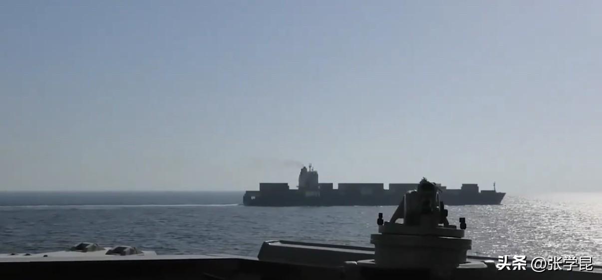 突发：特朗普刚刚写道：“今日，一艘悬挂伊朗国旗的货轮托斯卡号，船长近900英尺，