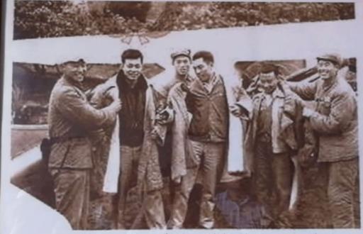 1949年，19岁的韦大卫刚来到台湾，就发现自己被骗了，没想到他按兵不动，熬了整