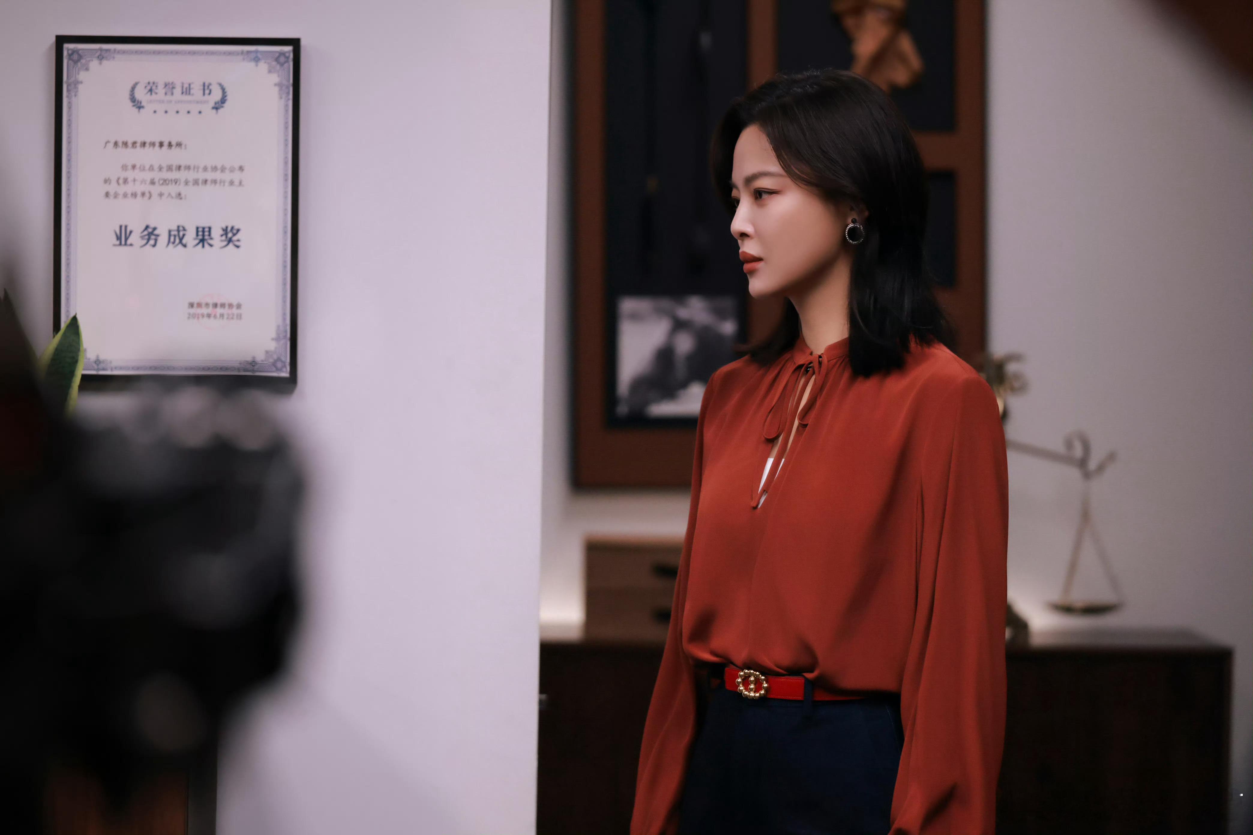 《女神蒙上眼》昨日单集卫视数据，全平台收视第一！今日湖南卫视收官，蕾子的小荧幕战