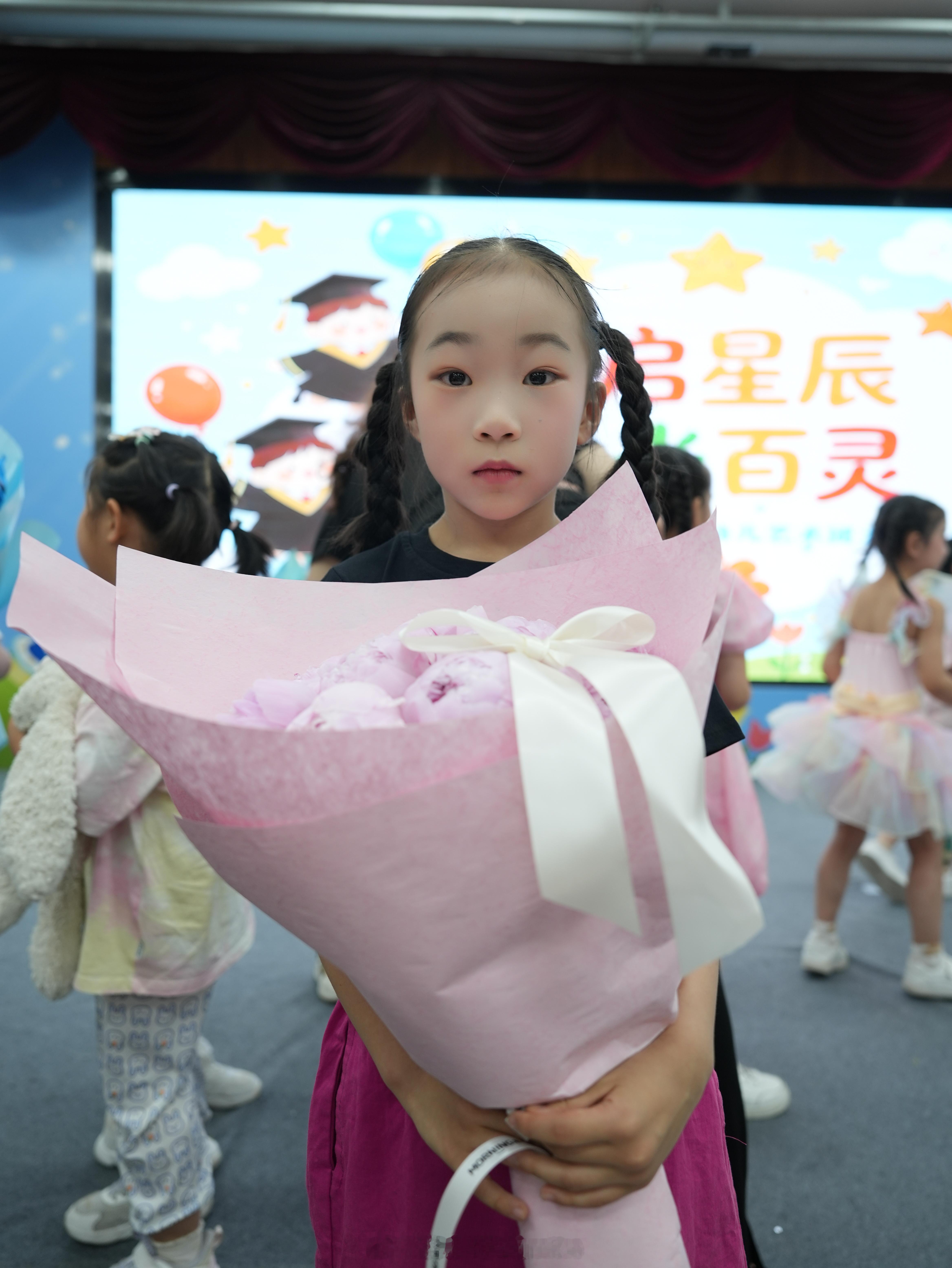 致我的女孩儿，毕业快乐 ꉂ೭(˵¯̴͒ꇴ¯̴͒˵)౨”摄影浪漫生活的记录者生活记