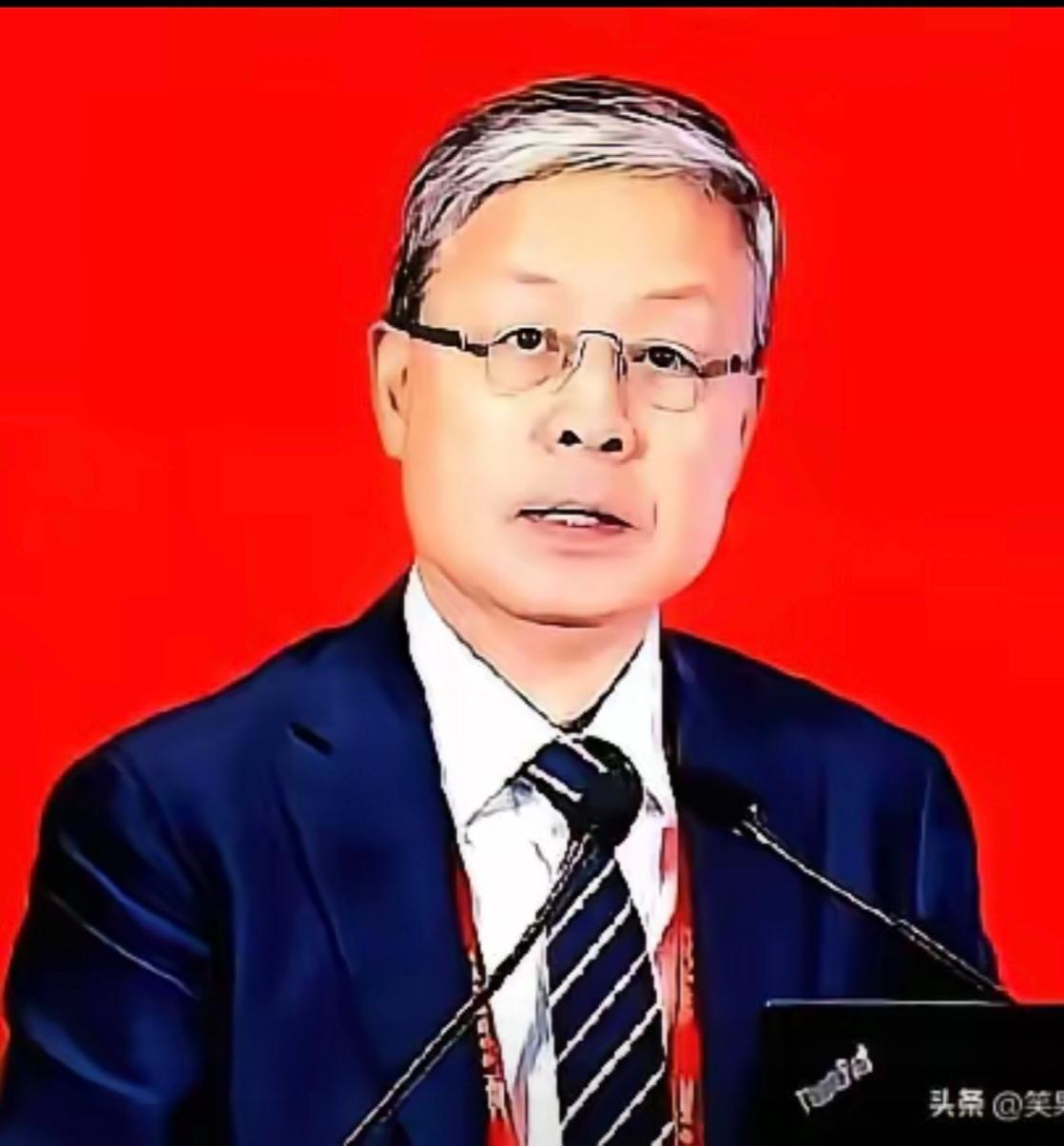 武汉大学新书记上任即立规矩
一天内撤销处分、免职院长
权威不再至上，错了就要承认