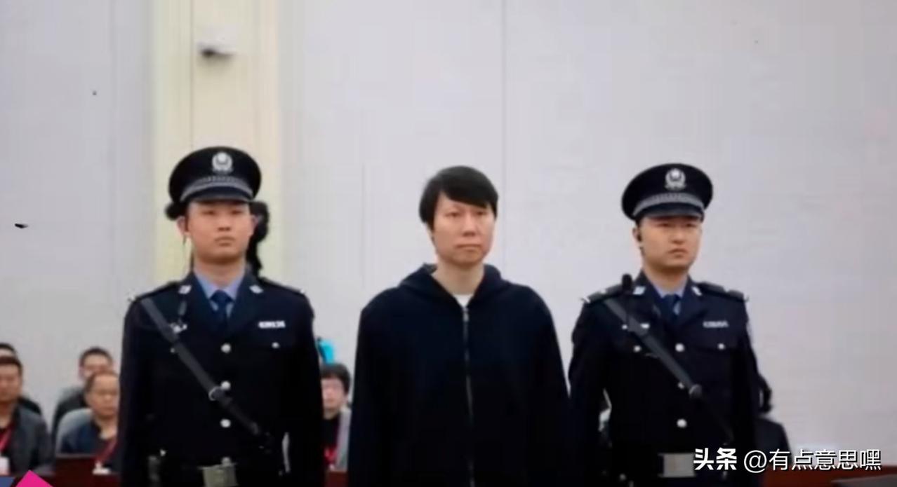 迄今为止，我始终没搞明白李铁是咋想的

李铁那届国家队，归划了那么多外籍球员，按