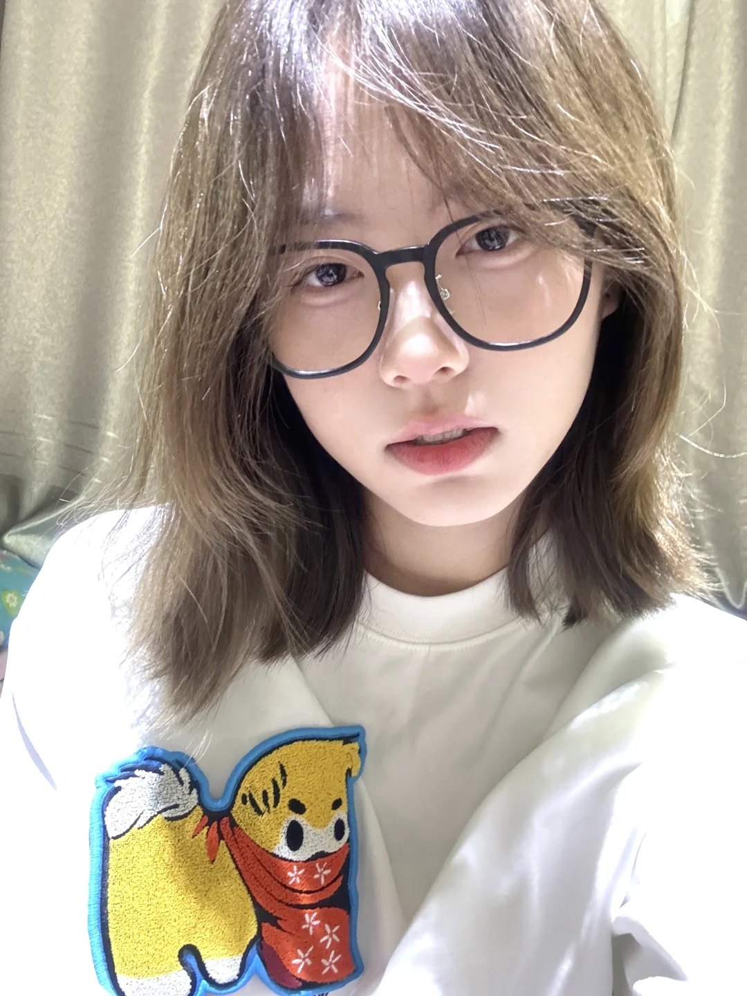 好久没散头发拍照