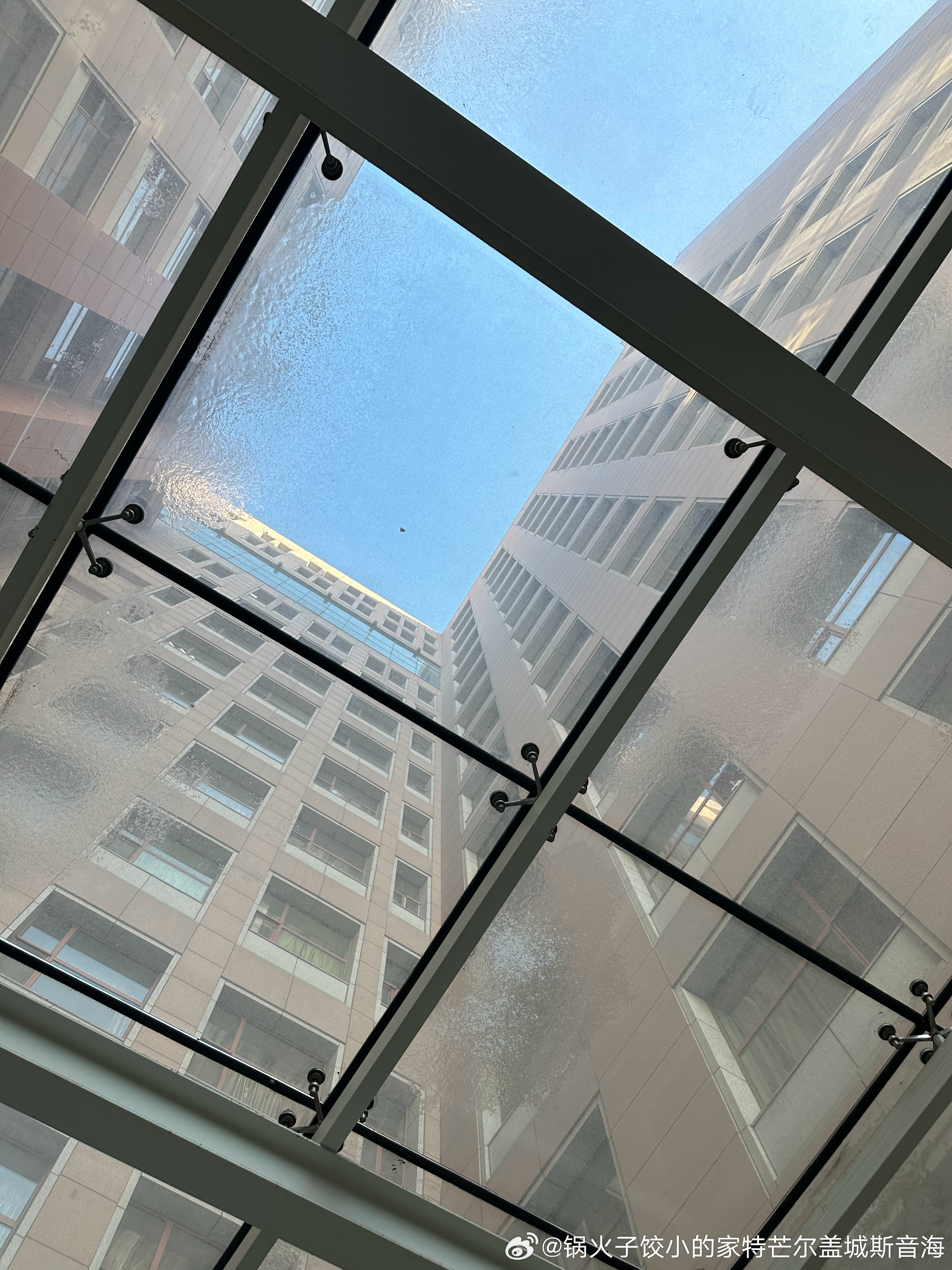 天气看着这么晴，实际上咋这么冷！ 