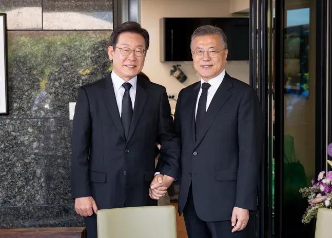 7月28日，韩国方面邀请朝鲜出席10月底的APEC峰会，虽然惨遭“回怼”，但却是
