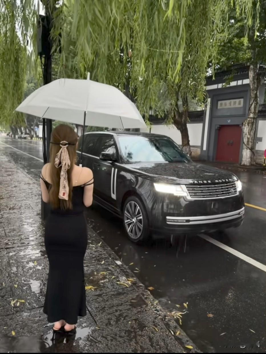 美女从不缺豪车