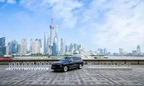 02为什么是智己LS9 Hyper？

过去燃油车时代，发动机、变速箱、底盘是衡