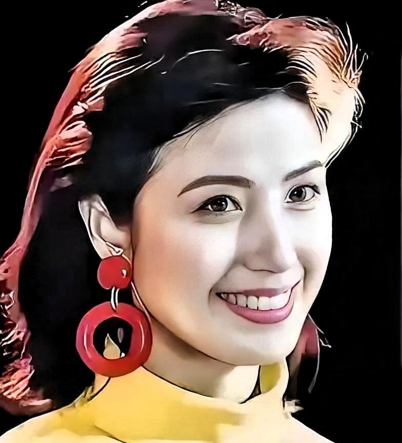 前夫汪俊说不要孩子。吴玉华39岁那年，离了。

朋友劝她别折腾。她只追问一件事：