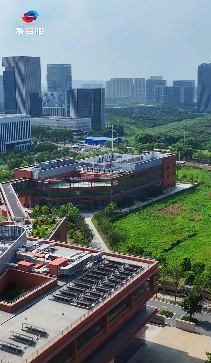 合肥“质子刀”出鞘！今天上午，由合肥中科离子医学技术装备有限公司自主研发的国产超