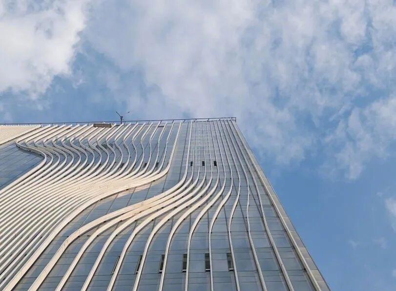 【竣工交付！广州白云站迎来全业态商业综合体】广州白云站TOD综合交通枢纽四栋塔楼