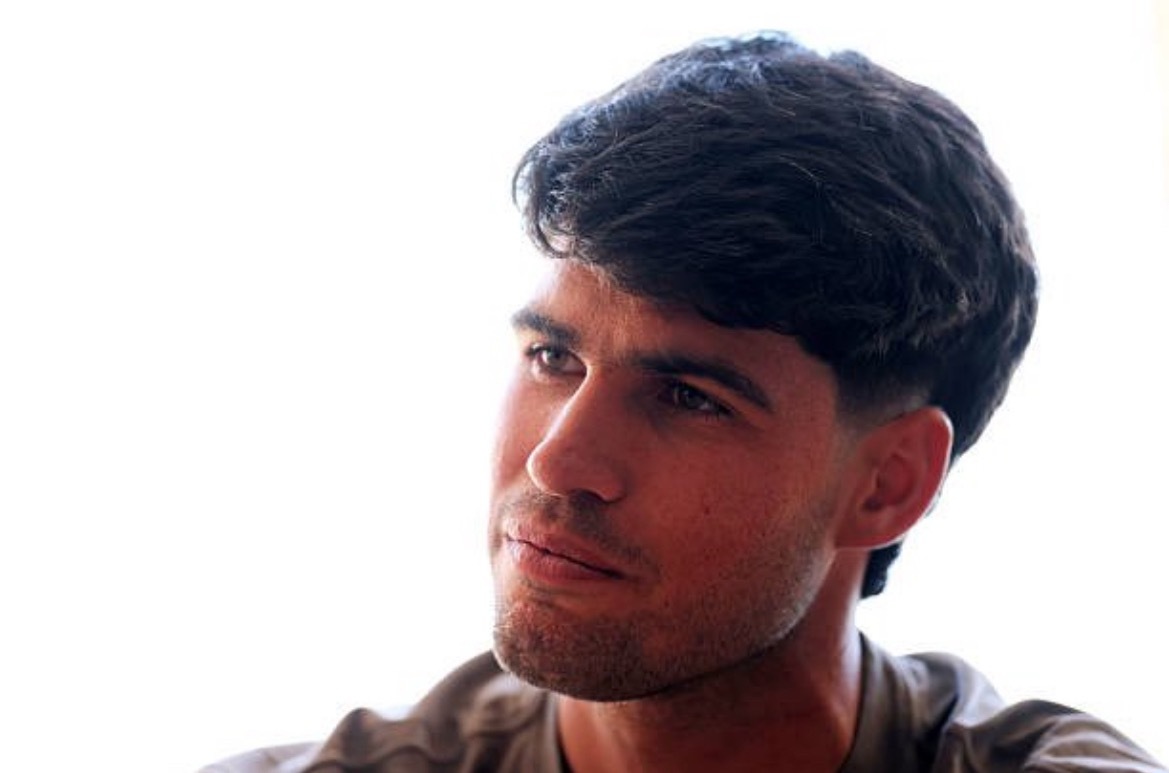 网球talking大会 当被问及赛事现场到处都是摄像头和不间断拍摄的问题时，卡洛