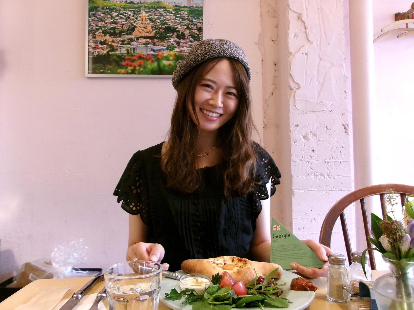 山崎怜奈「ジョージアの朝食を食べながら、ジョージアから帰国したちえぬ