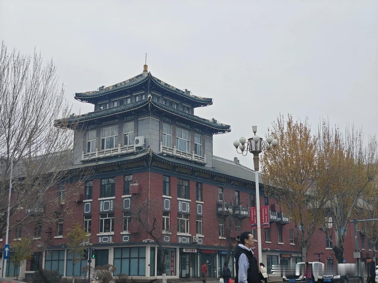 老房子，旧时光，编织成一段难忘的记忆！开车路过长春一汽历史文化街区，再一次惊叹这